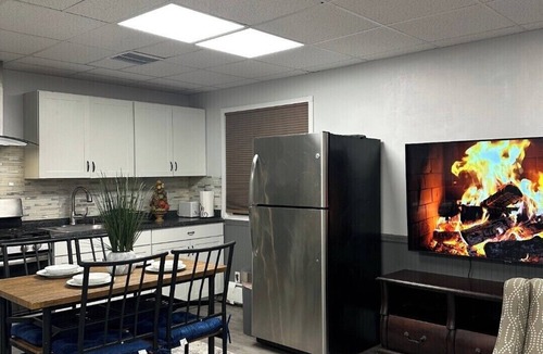 Medford Apartment | Soothing 3-bedroom apartment with AC in Farmingville