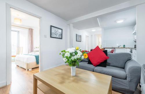 City Centre Dublin Apartment | Spacious 3-Bed Apt in Dublin Center