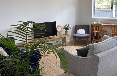 Bundeena Cottage | Spacious cottage in peaceful location just minutes walk from the beach.