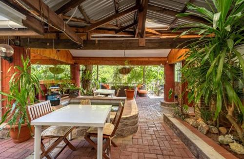 Glacis House | Spacious House with Shared Pool in Machabee