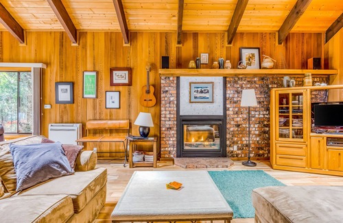 Mount Hood Village Cabin | Spacious Mt. Hood lodge with shared pool, private backyard and private hot tub