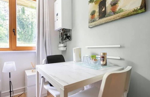 Stepaside Apartment | Spacious room with a relaxing view