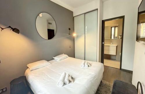 Sagunto Apartment | Spring Mantle