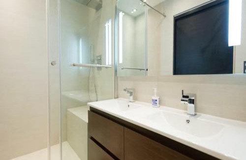 Sagunto Apartment | Spring Mantle