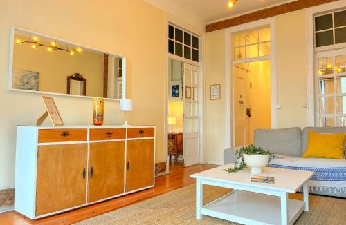 Santos Apartment | Stay as a Local! Santos Historical 6 Bedroom Apartment III