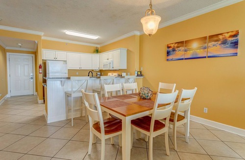Long Beach Condo | Stay by the Gulf! Stunning Views from Extra Large Balcony of this 2 BR/2BA Condo