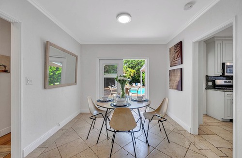 Lauderdale Beach House | Steps from Beach/Quaint Cottage/Heated Pool/Sand Key/RESlDENCES
