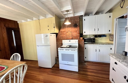 Cedar Bushes Cottage | Steps from the beach, charming cottage Plymouth Ma