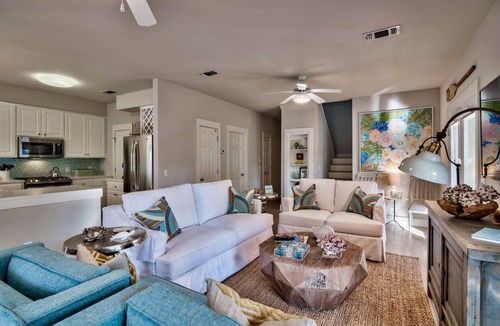 Seagrove Beach House | Steps from the pool and Beach - Renovated - `Texas Tide` - 4 bikes included