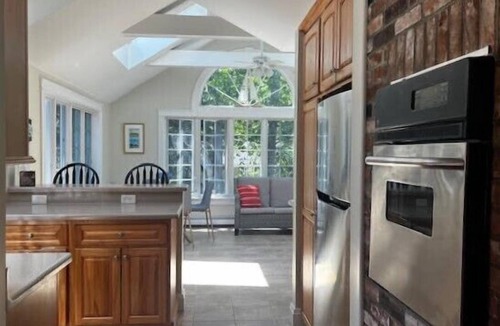 South Harwich House | Steps to Red River Beach!