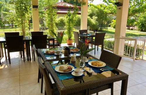 Bangued Hotel | Strutz Art Garden Resort