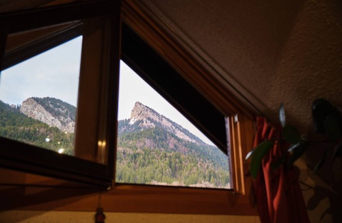 Saint-Pierre-de-Chartreuse Apartment | Studio L'edelweiss – Sleeps 4, Central Saint Pierre de Chartreuse