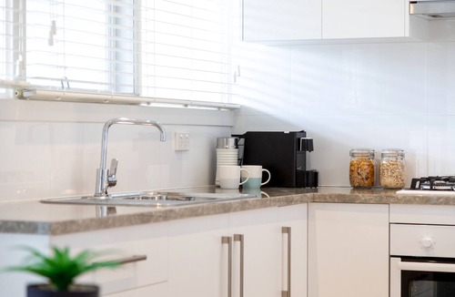 Hazelwood Park Apartment | Stylish Studio Apartment