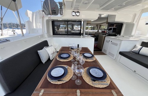 Port Grimaud Boat Rental | Sun-Kissed Sailing Adventure in Provence-Alpes-Côte d'Azur