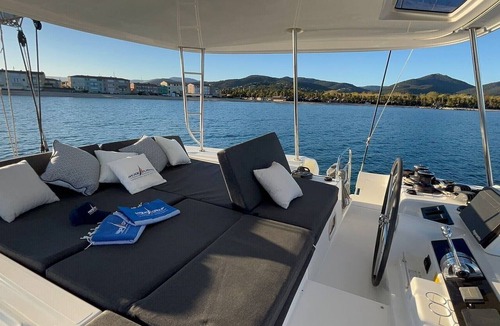 Port Grimaud Boat Rental | Sun-Kissed Sailing Adventure in Provence-Alpes-Côte d'Azur