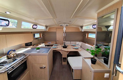 Port Grimaud Boat Rental | Sun-Kissed Sailing Adventure in Provence-Alpes-Côte d'Azur