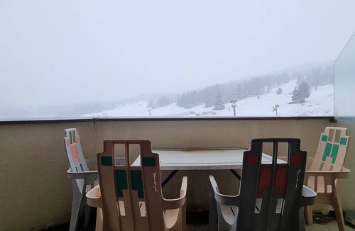 Saint-Etienne-en-Devoluy Apartment | Sunny 2-Room Apartment with Balcony, Near Slopes, Free Wi-Fi & Parking – Sleeps 6
