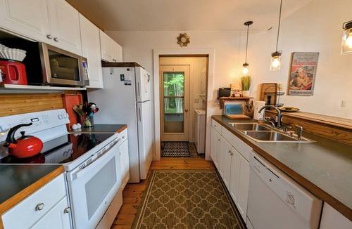 Beaver Island House | Sunny Oaks. Bright, beautiful, in town. Wifi.