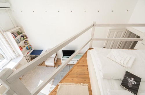 Kispest Apartment | Sunset Square Studio with gallery