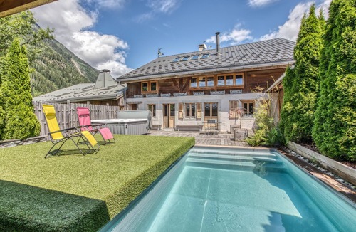Les Bossons Ski Chalet | Superbe Chalet Familial Avec Piscine, Jacuzzi et Sauna