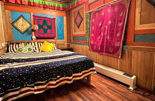 Shangri-La Hostel | Tavern Hostel仁和客栈