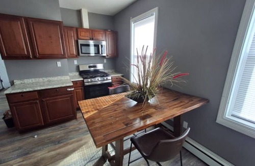 Mount Pleasant Apartment | The Duo-Loft at Mt. Pleasant 2BR, Laundry, Parking