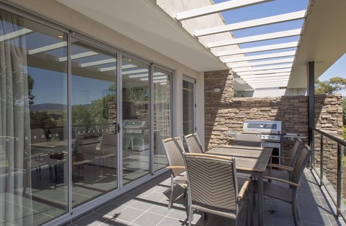 Jindabyne Apartment | The Edge 5 - Modern 2BR Apartment l WiFi l BBQ l Lrg Balcony
