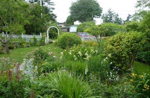 Point Roberts Cottage | The Garden Cottage.Step Back in Time - Experience Nature - with Creative Spirit