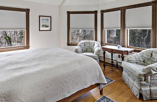 Eastham Bed & Breakfast | The Inn at the Oaks