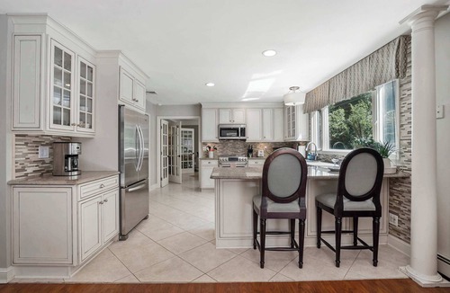 Wading River House | The Lindsay Luxurious Estate: Heated Pool, Hot Tub