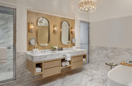 Boston Hotel | The Mansion at The Newbury Boston!