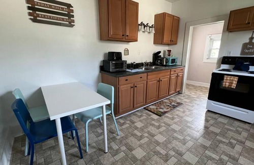 Radford Apartment | The Purple Door apt in the heart of Radford city