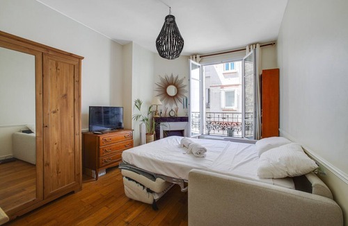 Chaillot Apartment | Tiny House Champs Elysées