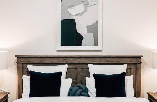 Light Pass Bed & Breakfast | Tomfoolery Winemaker's Cottage Barossa Valley
