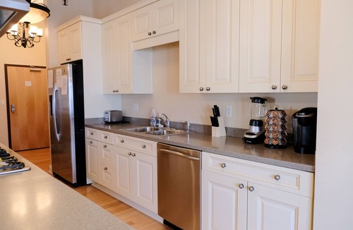 Wholesale District Condo | Top Floor Loft! 4 Bedrooms and 2,000 sq ft