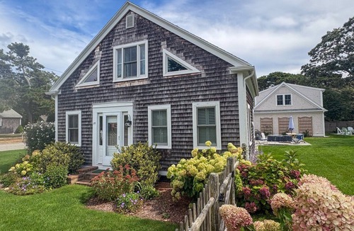 Harwich Port House | Town & Sound: 025-HC Harwich Port Gem, Walk to Town/Beach, 5 Bedrooms
