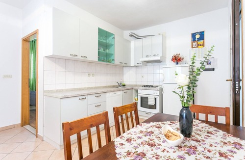 Kastel Stafilic Apartment | Two bedroom apartment with terrace Kaštel Štafilić, Kaštela (A-20926-a)