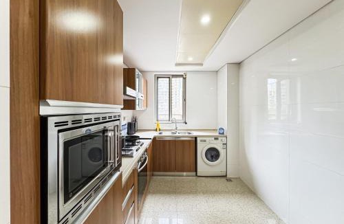 Gubei Apartment | Tyms 3BR 2BA Apt Gubei CBD Near Line10