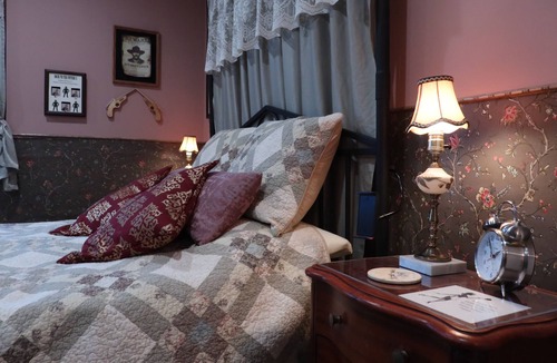 Palmer Bed & Breakfast | Unique & Imaginative: Time Traveler's B&B in Downtown Palmer