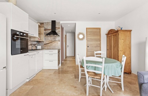 Port Grimaud Apartment | Very Pleasant Ground-Floor Apartment Near the Beach