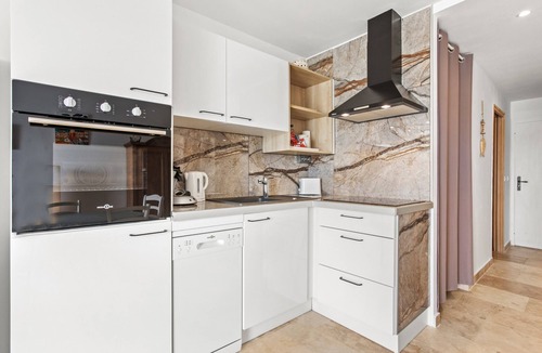 Port Grimaud Apartment | Very Pleasant Ground-Floor Apartment Near the Beach