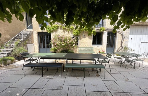 Champlitte House | Villa 1828, sleeps 25, pétanque, swimming pool, billiards, table soccer