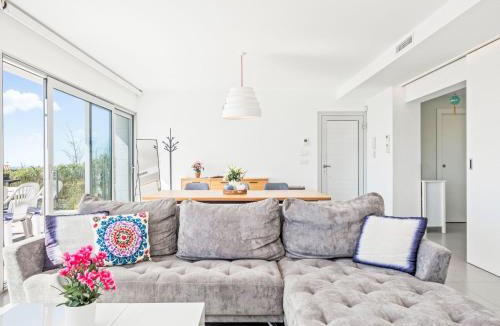 Cumbre del Sol Villa | Villa Blanca by Interhome