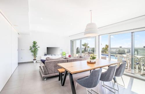 Cumbre del Sol Villa | Villa Blanca by Interhome