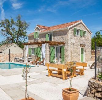 Blizna Donja Villa | Villa Cavalleria Rusticana with heated pool and vineyard