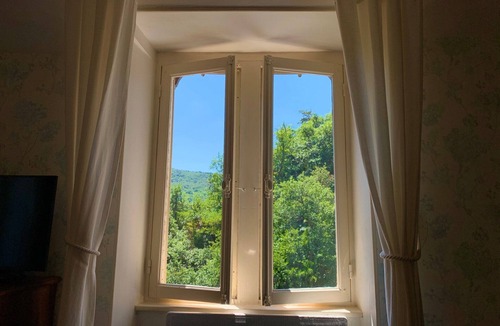 Saint-Nectaire Apartment | Villa in Saint-Nectaire near Ski Slopes