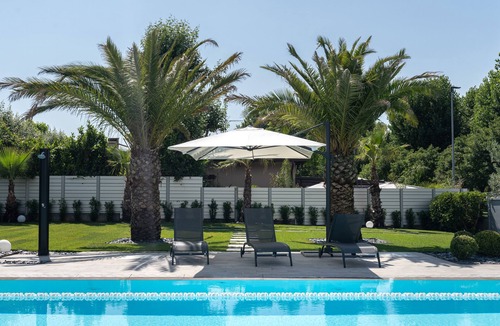 San Benedetto di Lugana Villa | Villa "Sirmione Lakefront" with Lake View, Private Heated Pool and Wi-Fi