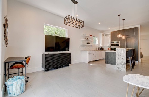 Southwest Coconut Grove Villa | Villa Solara Grove by Solu: Luxury, Gated, Free Parking