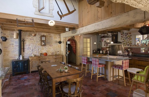 Serignan Villa | VILLA WITH COVERED SWIMMING POOL HEATED TO 28°, FULLY AIR CONDITIONED IN SERIGNAN
