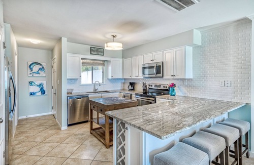 Seacrest House | Wake Up to the Waves at this Cozy Gulf-Front Escape Near Alys & Rosemary Beaches